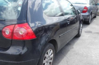 Attache ceinture avant droit VOLKSWAGEN GOLF 5