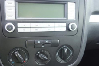 Attache ceinture avant droit VOLKSWAGEN GOLF 5