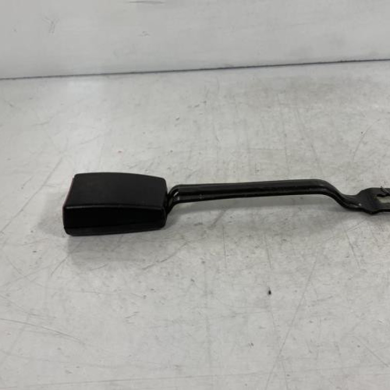 Attache ceinture avant droit AUDI A4 1 Photo n°2
