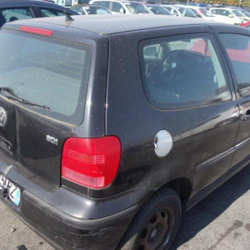 Pretensionneur de ceinture avant droit VOLKSWAGEN POLO 3 Photo n°6