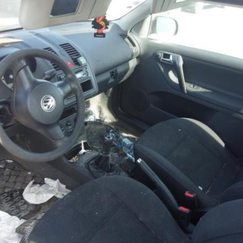 Pretensionneur de ceinture avant droit VOLKSWAGEN POLO 3 Photo n°8
