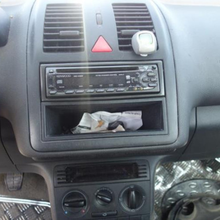 Etrier avant droit (freinage) VOLKSWAGEN POLO 3