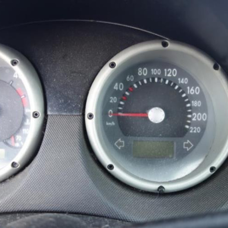 Etrier avant gauche (freinage) VOLKSWAGEN POLO 3 Photo n°6