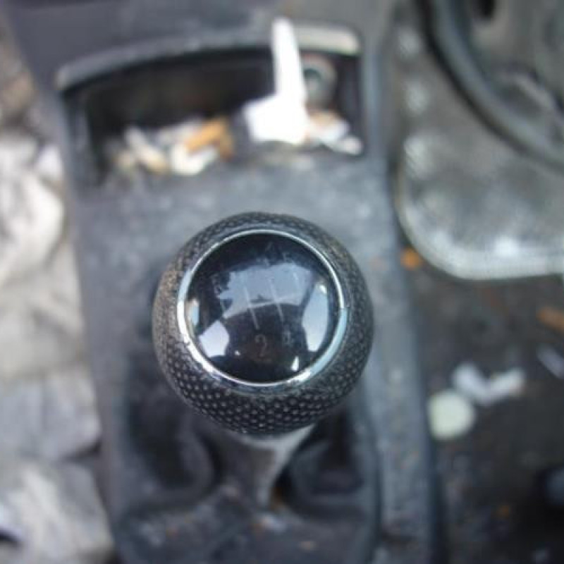 Etrier avant gauche (freinage) VOLKSWAGEN POLO 3 Photo n°8