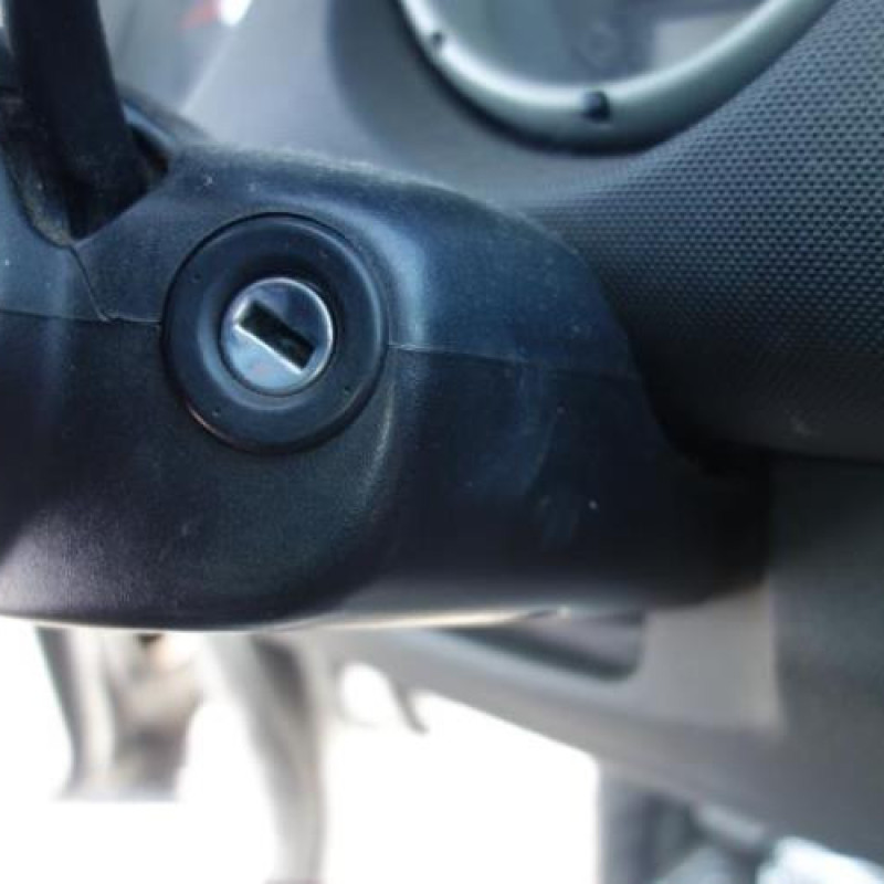 Etrier avant gauche (freinage) VOLKSWAGEN POLO 3 Photo n°9