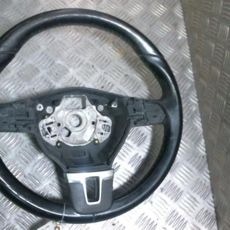 Volant VOLKSWAGEN GOLF 6 Photo n°1