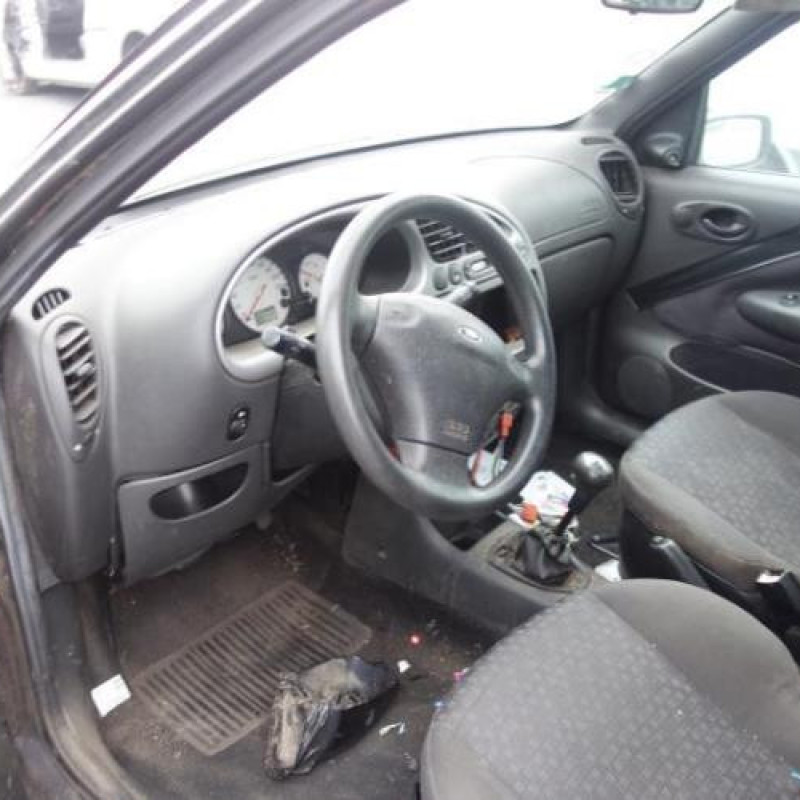 Malle/Hayon arriere FORD FIESTA 4 Photo n°7