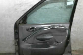 Porte avant droit FORD FIESTA 4