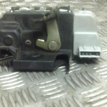 Serrure arriere droit PEUGEOT 307
