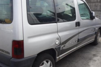 Interrupteur de leve vitre avant gauche PEUGEOT PARTNER 1