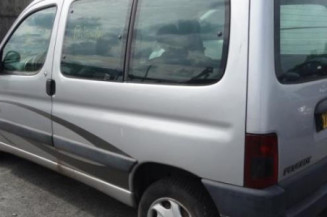 Interrupteur de leve vitre avant gauche PEUGEOT PARTNER 1