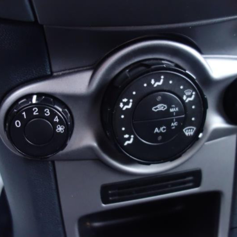 Commande chauffage FORD FIESTA 6 Photo n°11