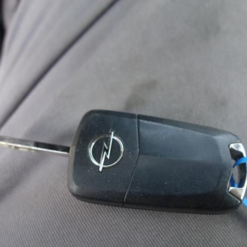 Compresseur clim OPEL CORSA D Photo n°12