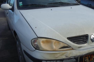 Serrure avant droit RENAULT MEGANE 1