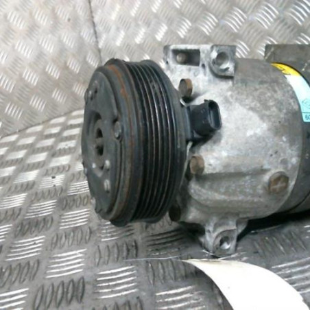 Compresseur clim RENAULT MEGANE 1 Photo n°1