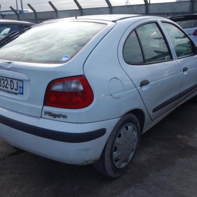 Compresseur clim RENAULT MEGANE 1 Photo n°7