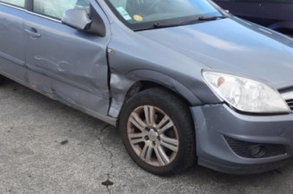 Ceinture arriere gauche OPEL ASTRA H