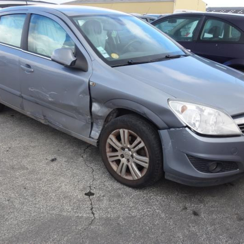 Ceinture arriere gauche OPEL ASTRA H Photo n°7