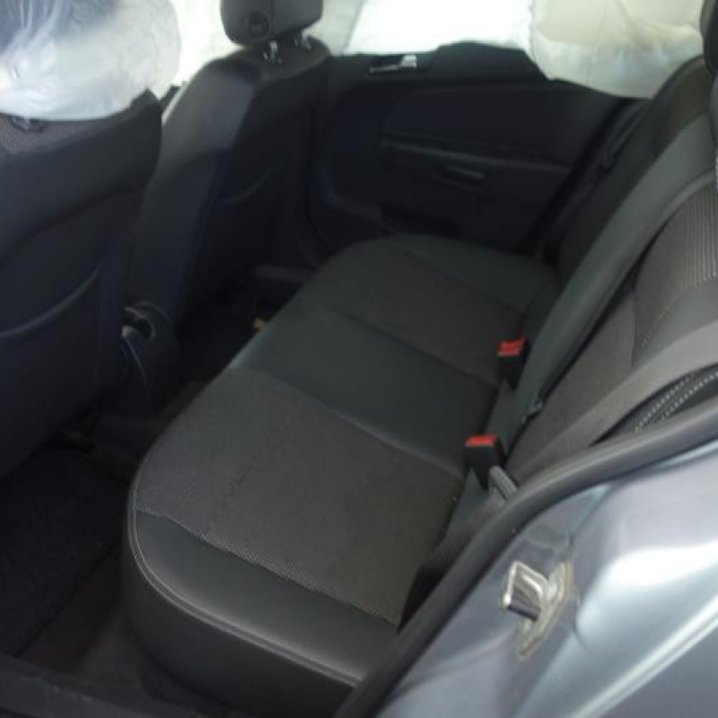 Ceinture arriere gauche OPEL ASTRA H Photo n°9