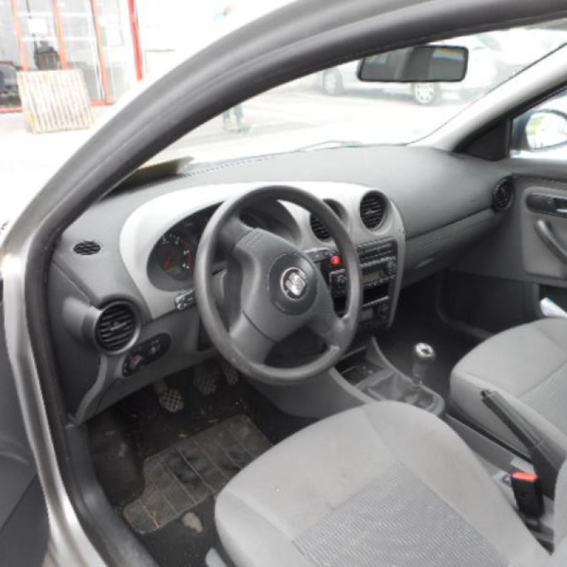 Air bag conducteur SEAT IBIZA 3 Photo n°6