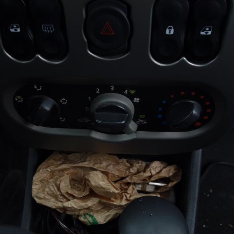 Air bag conducteur DACIA SANDERO 1 Photo n°6