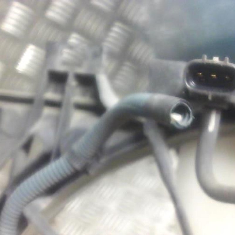 Moto ventilateur radiateur TOYOTA YARIS 2 Photo n°3