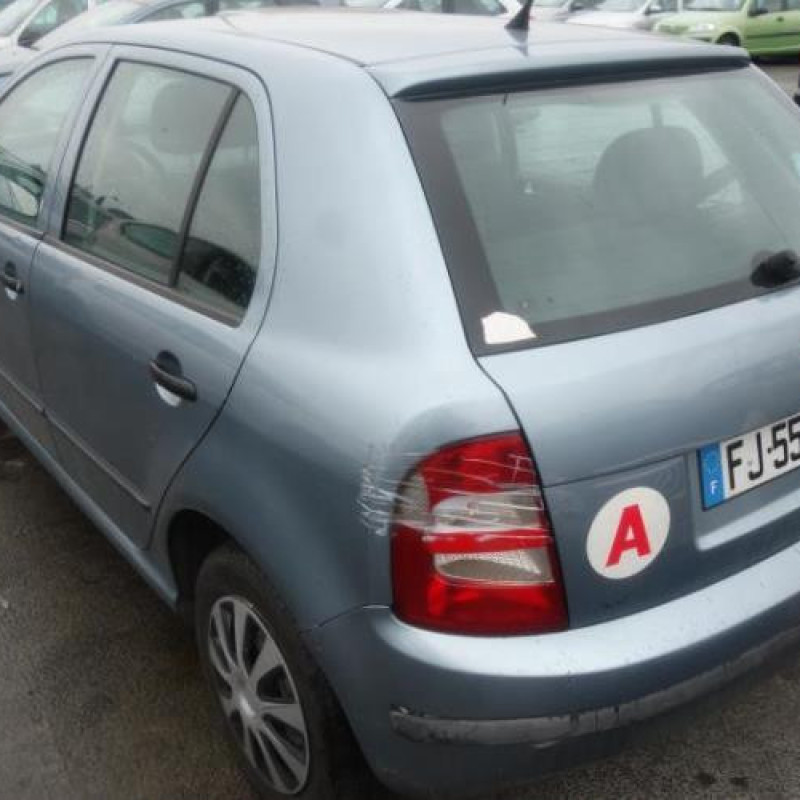 Attache ceinture arriere droit SKODA FABIA 1 Photo n°5