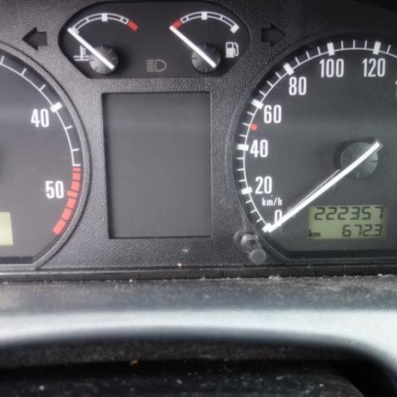 Attache ceinture arriere droit SKODA FABIA 1 Photo n°7