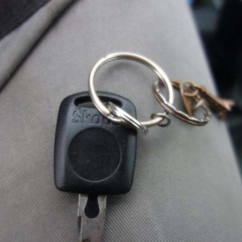 Attache ceinture arriere droit SKODA FABIA 1 Photo n°10