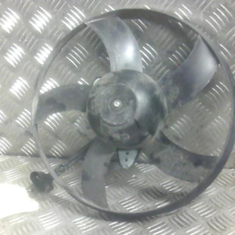 Moto ventilateur radiateur VOLKSWAGEN POLO 4 Photo n°2