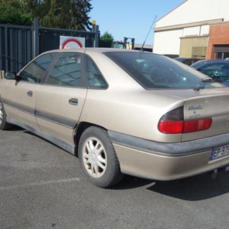 Trappe d'essence RENAULT SAFRANE Photo n°6