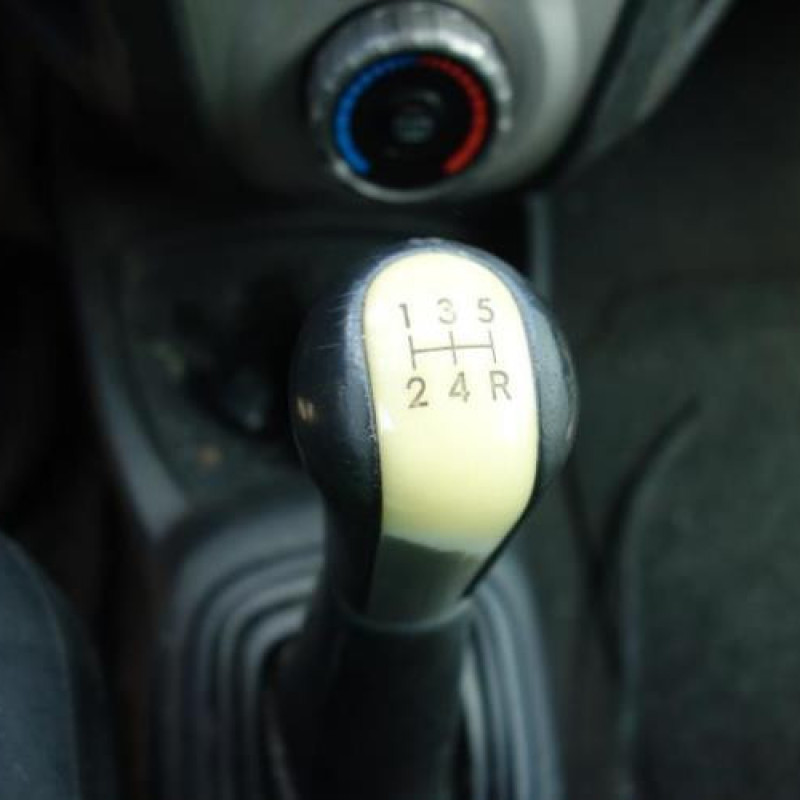 Amortisseur avant droit TOYOTA YARIS 2 Photo n°8