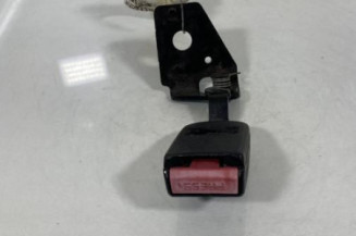 Attache ceinture arriere droit PEUGEOT 307 Photo n°1