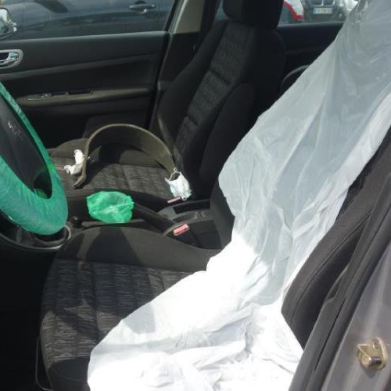 Attache ceinture arriere droit PEUGEOT 307 Photo n°10