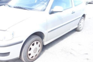 Charniere de capot VOLKSWAGEN POLO 3