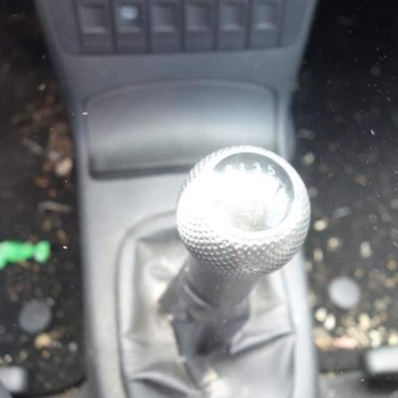Charniere de capot VOLKSWAGEN POLO 3 Photo n°8