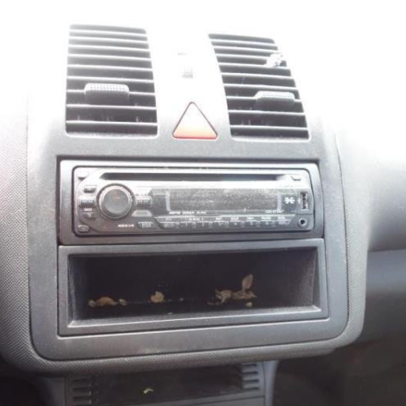 Charniere de capot VOLKSWAGEN POLO 3 Photo n°10