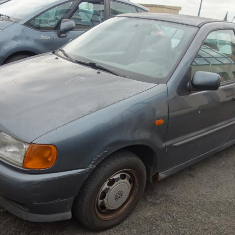 Malle/Hayon arriere VOLKSWAGEN POLO 3 Photo n°3