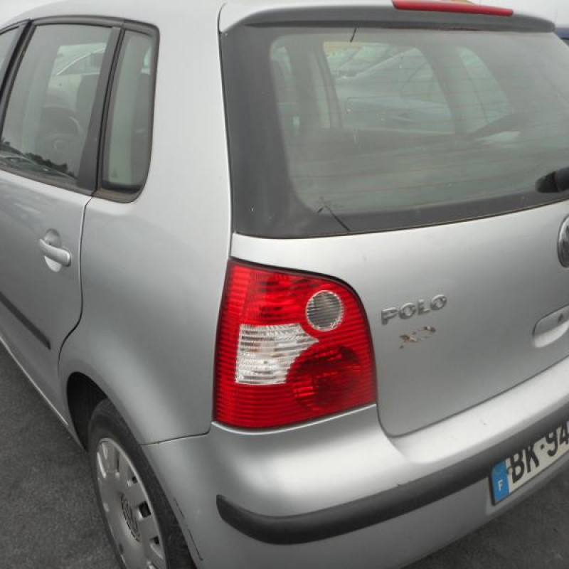 Attache ceinture avant droit VOLKSWAGEN POLO 4 Photo n°7