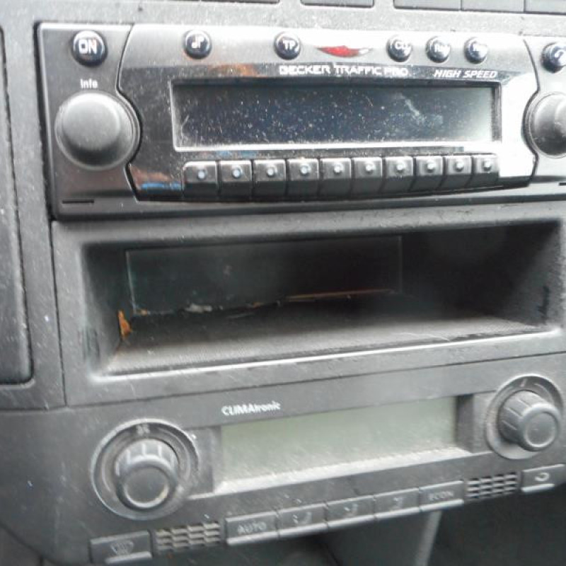 Attache ceinture avant droit VOLKSWAGEN POLO 4 Photo n°10