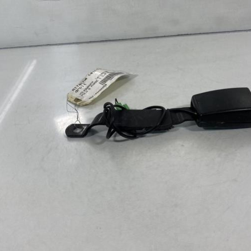 Attache ceinture avant droit VOLKSWAGEN POLO 5 Photo n°3