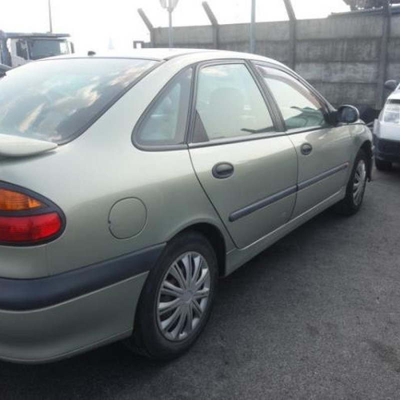 Pretensionneur de ceinture avant gauche RENAULT LAGUNA 1 Photo n°6
