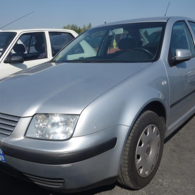 Attache ceinture arriere droit VOLKSWAGEN BORA Photo n°2
