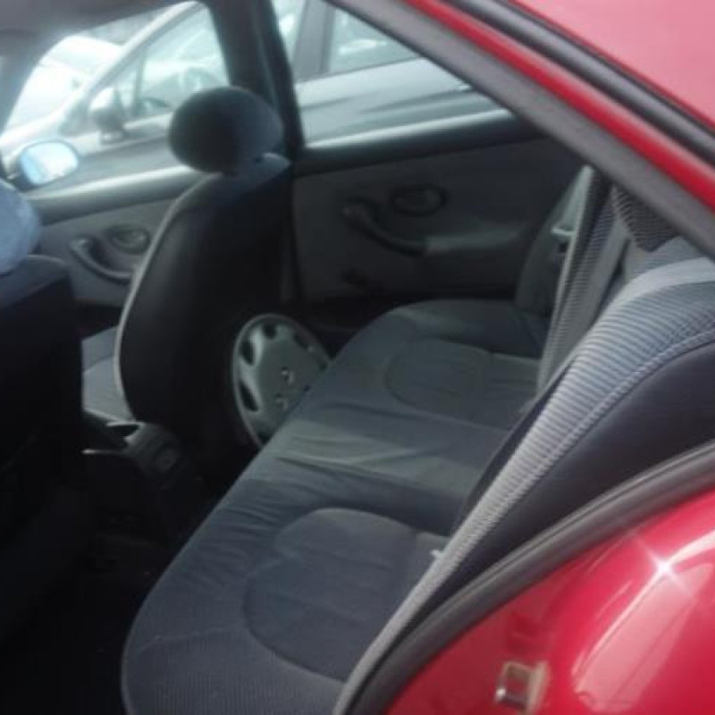 Malle/Hayon arriere PEUGEOT 406 Photo n°9
