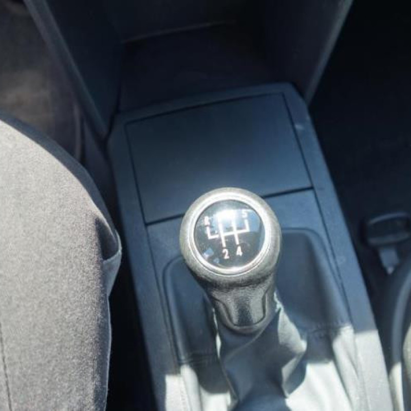 Air bag conducteur VOLKSWAGEN POLO 4 Photo n°8