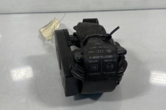 Pretensionneur de ceinture avant gauche VOLKSWAGEN POLO 4