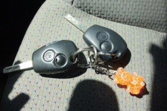Pretensionneur de ceinture avant droit RENAULT CLIO 3