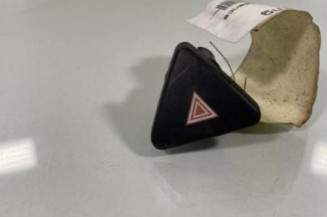 Bouton de warning FORD FIESTA 5 Photo n°1