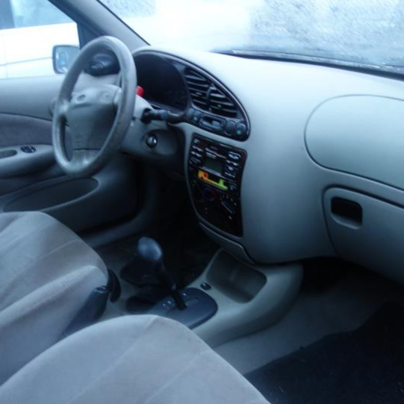 Porte avant droit FORD FIESTA 4 Photo n°8