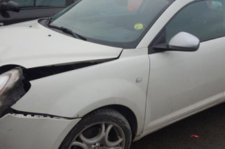 Attache ceinture avant gauche ALFA ROMEO MITO